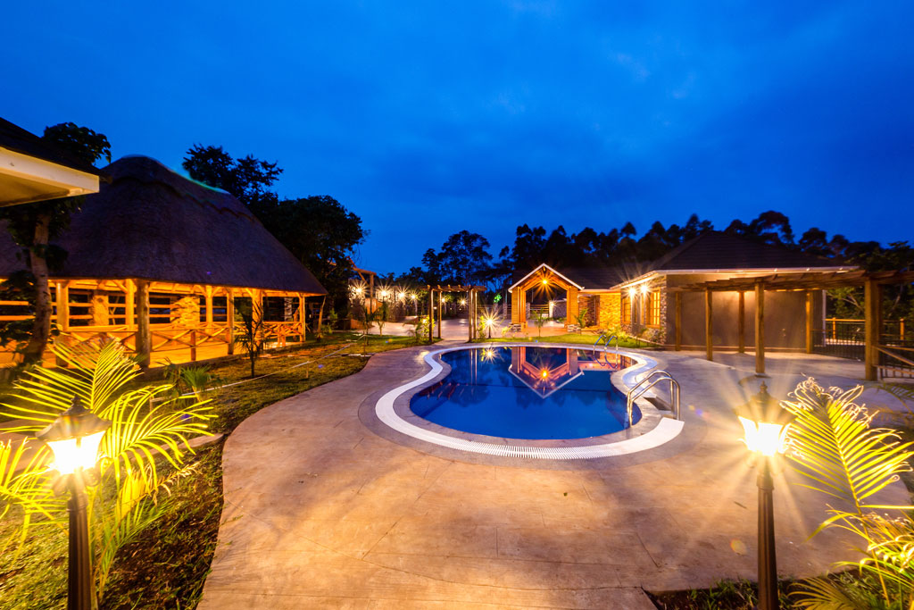 Chimpundu Lodge - Swimming pool area
