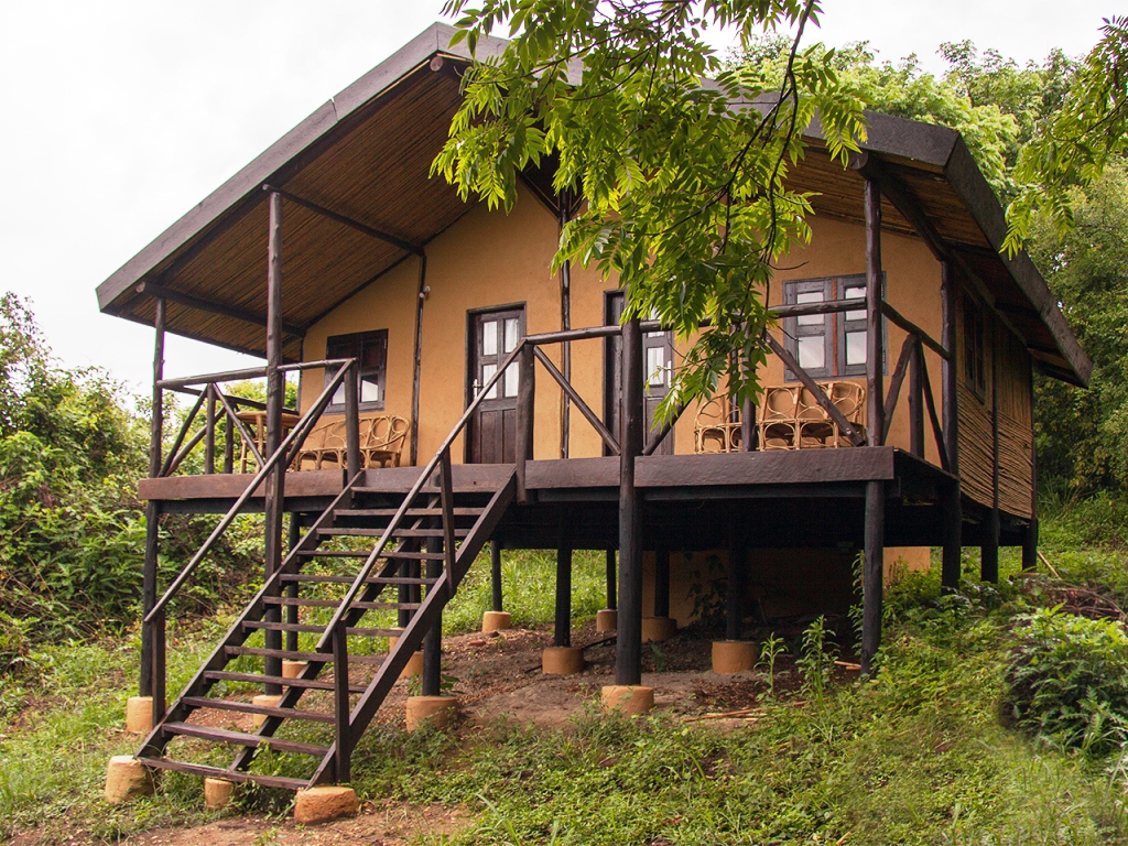 A close view of Chimps Nest Lodge cottage. Credit: Uganda Tourism Center
