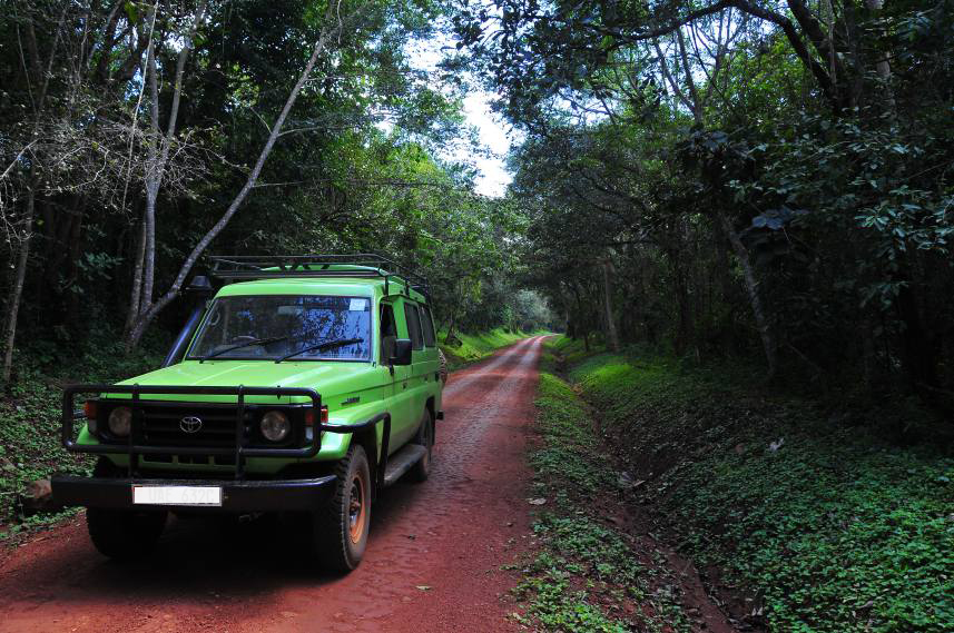Typical safari car or safari vehicle. Credit: Uganda Wildlife Authority